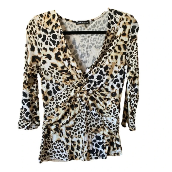 Cable & gauge animal print deep V top - Picture 3 of 7